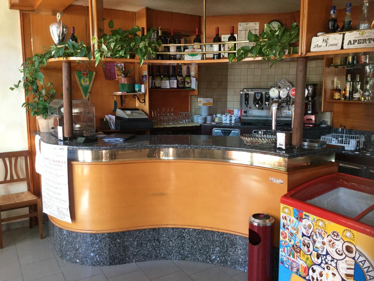 Albergo Adige ボアーラ・ピザーニ エクステリア 写真