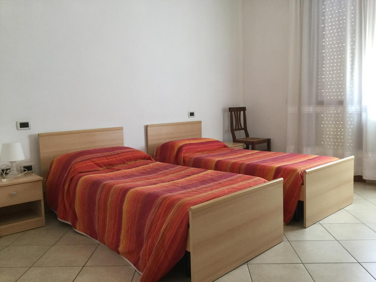 Albergo Adige ボアーラ・ピザーニ エクステリア 写真